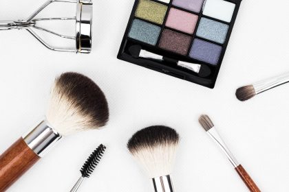 Bahaya Tidak Membersihkan Makeup
