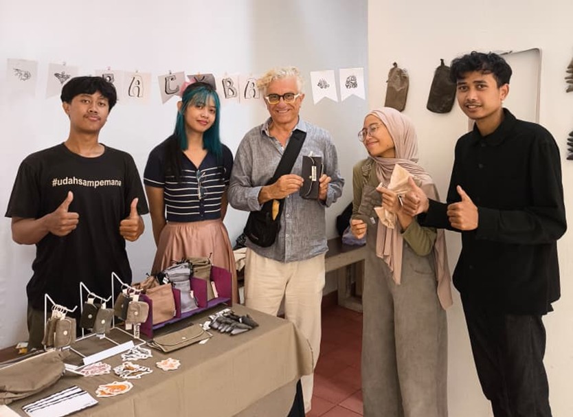RackBag Luncurkan Produk Tas Handmade Printmaking